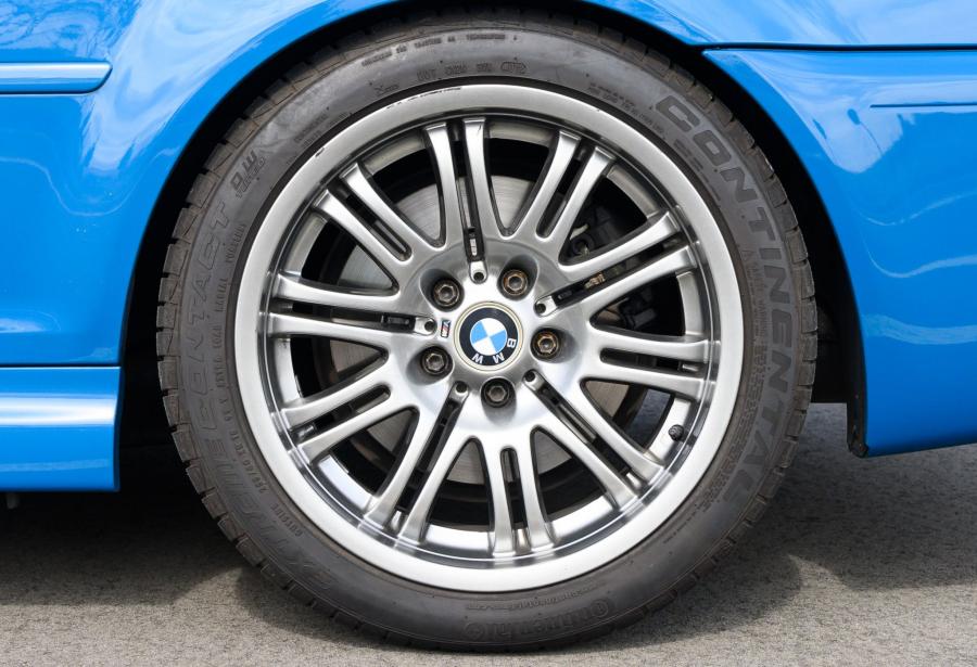 Колеса BMW M3 Coupe Laguna Seca Blue (E46) 2004 года  (фото 17 из 60)